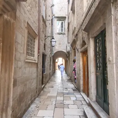 La E Bella Iv