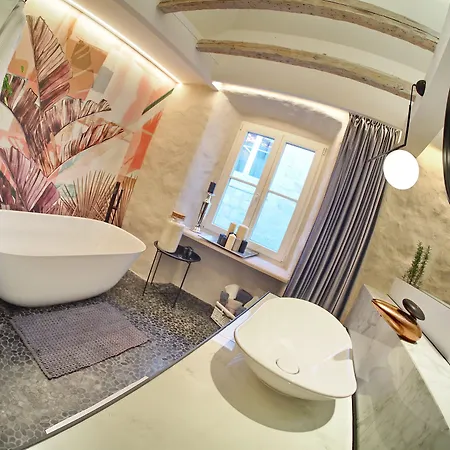 Guest house La E Bella Iv 4*
