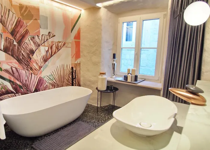 La E Bella Iv Pensión